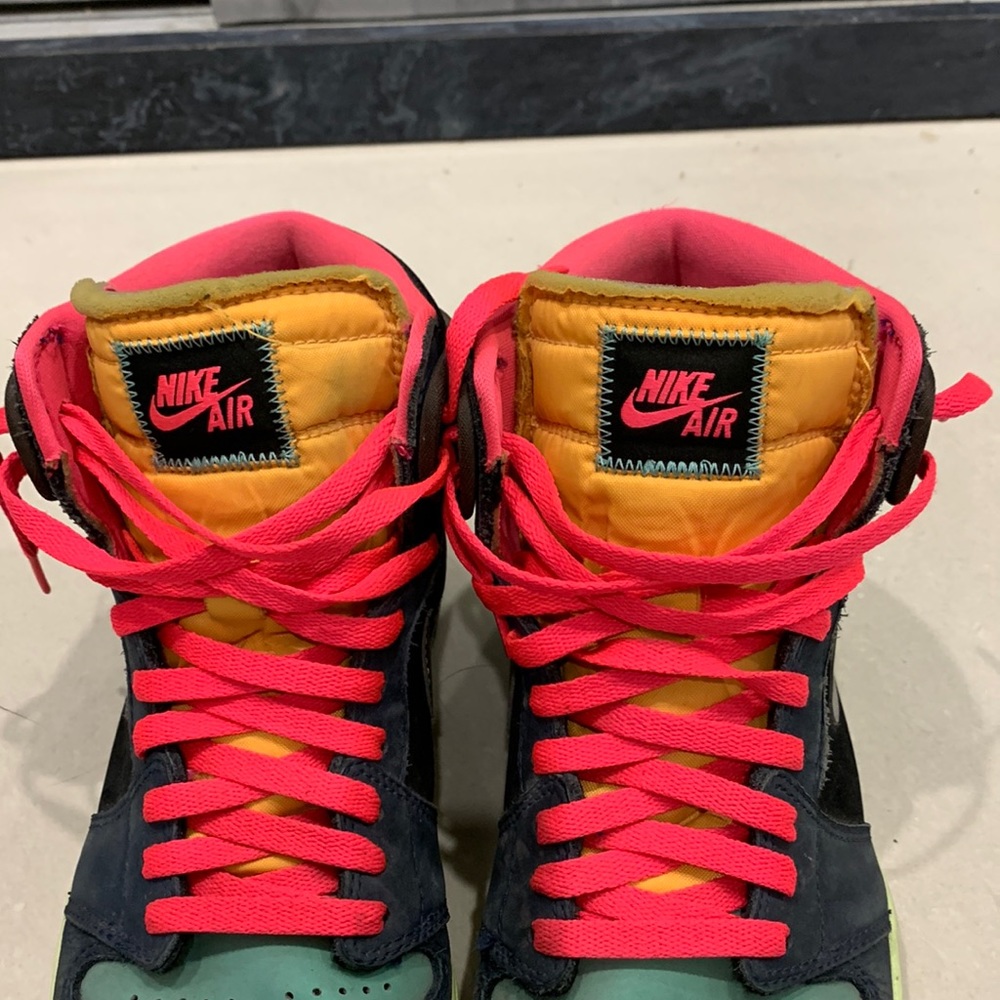 Nike - Picture 3 of 3